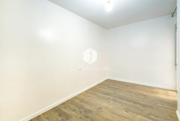 Resale - Apartment / flat -
Torrevieja - Estacion de autobuses