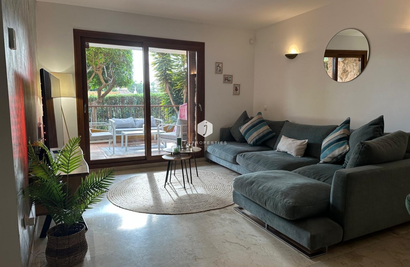 Resale - Apartment / flat -
Punta Prima - Costa Blanca