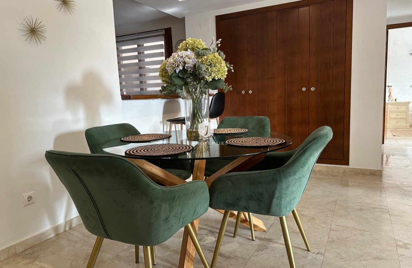 Resale - Apartment / flat -
Punta Prima - Costa Blanca