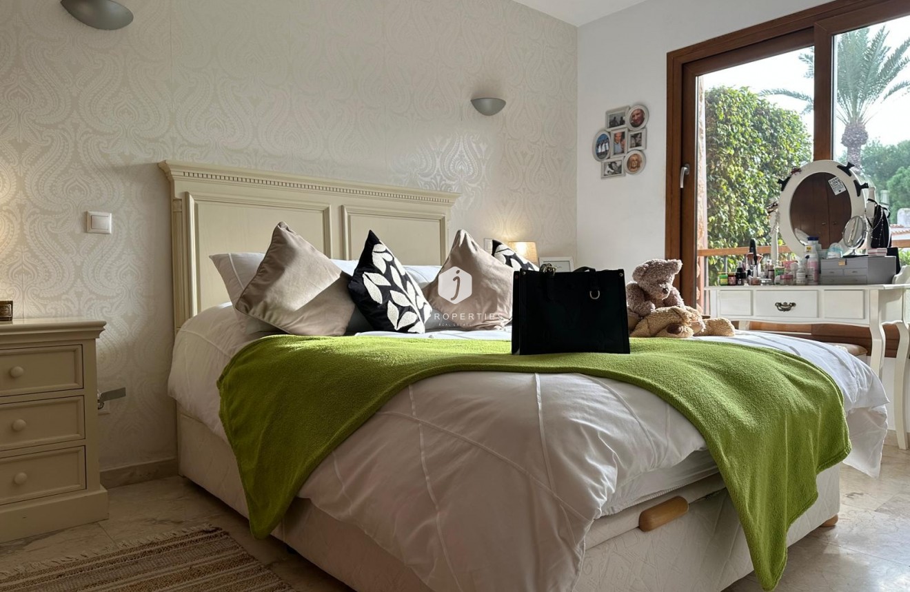 Resale - Apartment / flat -
Punta Prima - Costa Blanca