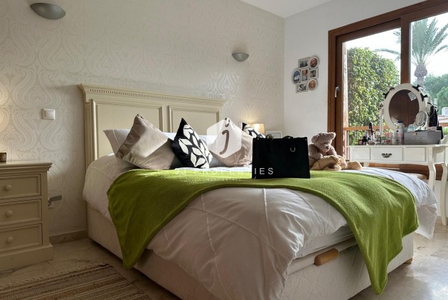 Resale - Apartment / flat -
Punta Prima - Costa Blanca