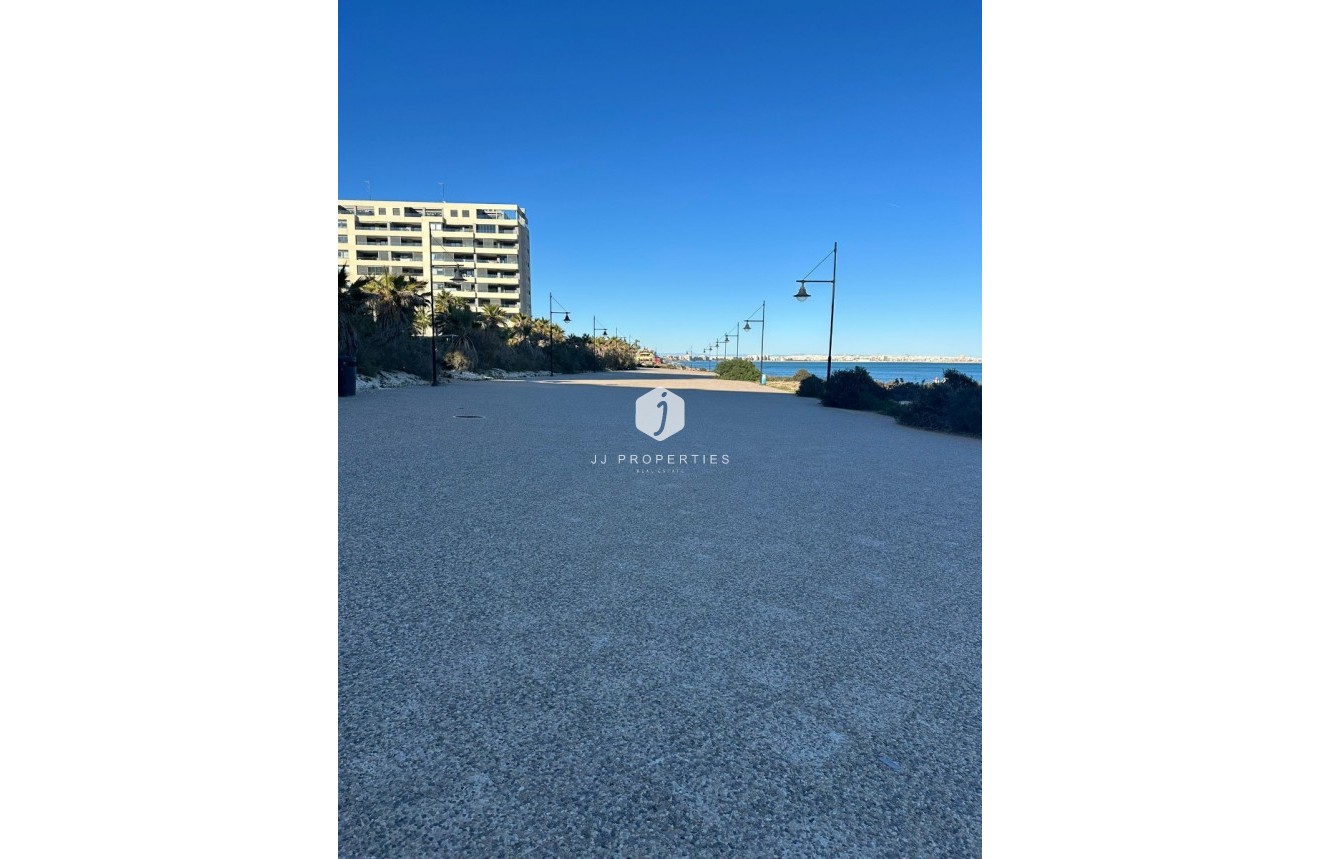 Resale - Apartment / flat -
Punta Prima - Costa Blanca