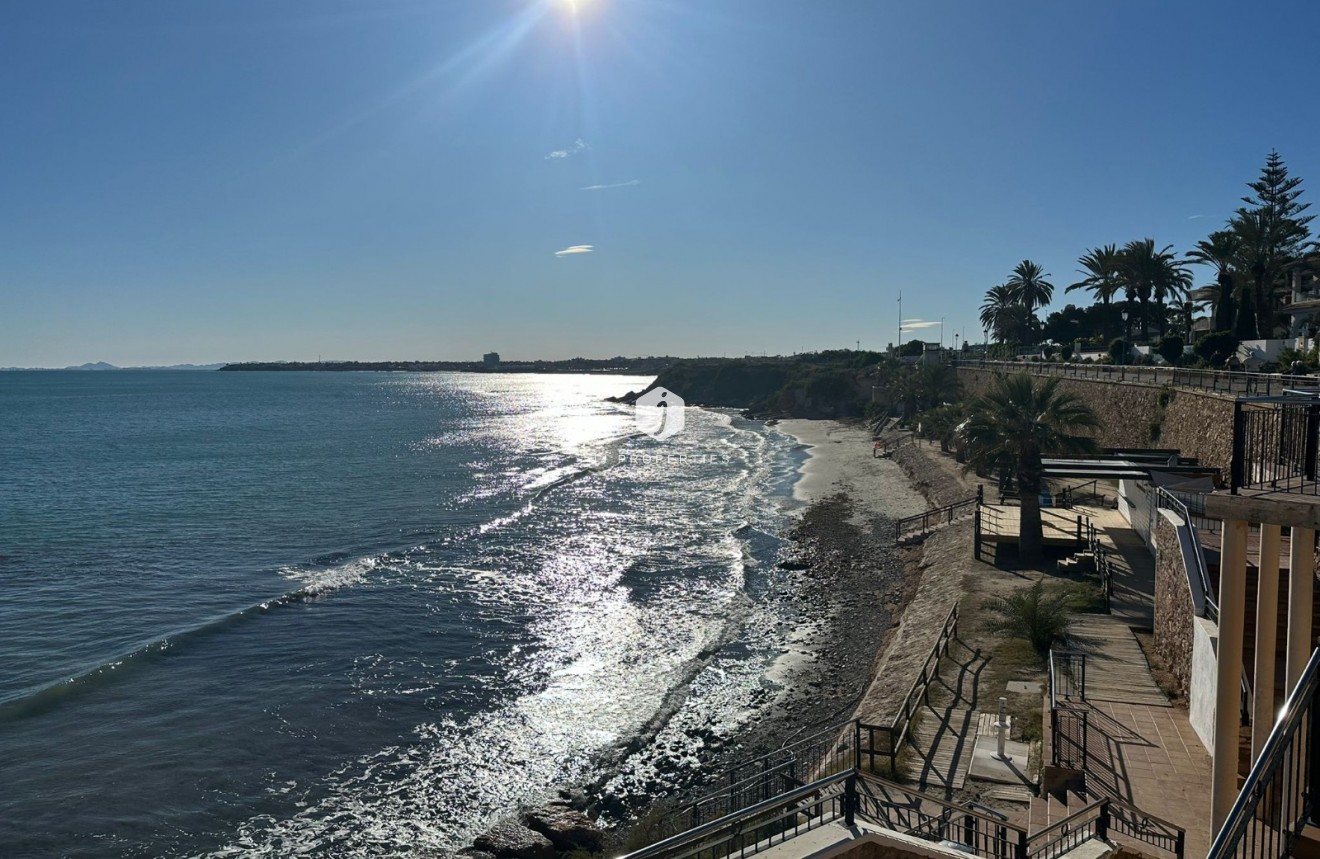 Resale - Apartment / flat -
Punta Prima - Costa Blanca