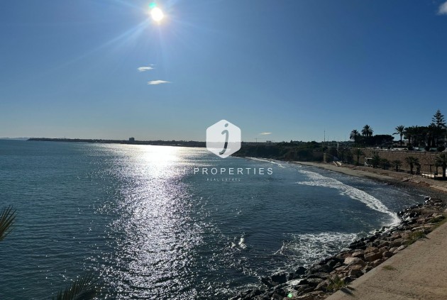 Resale - Apartment / flat -
Punta Prima - Costa Blanca