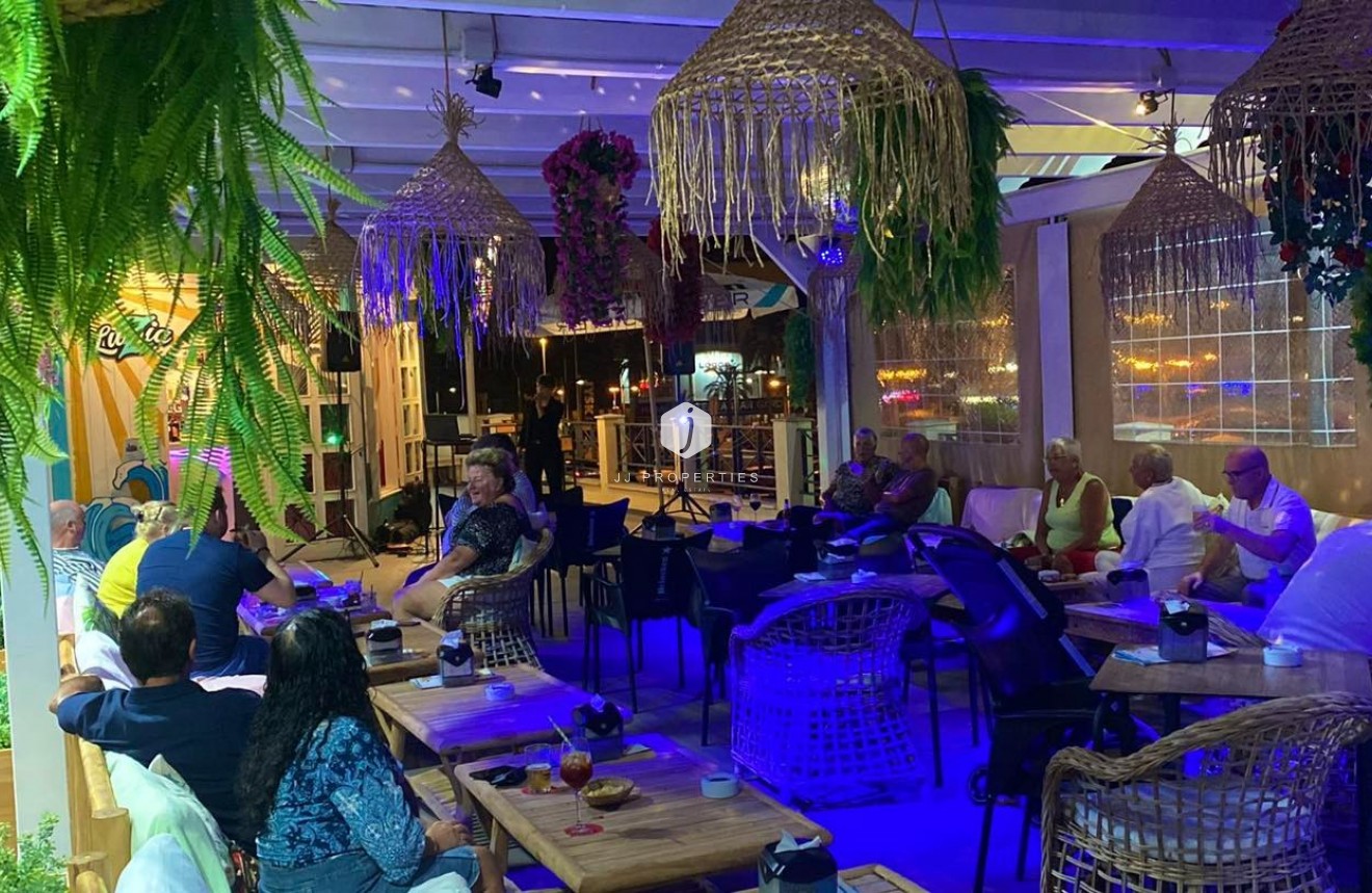 Resale - Apartment / flat -
Punta Prima - Costa Blanca