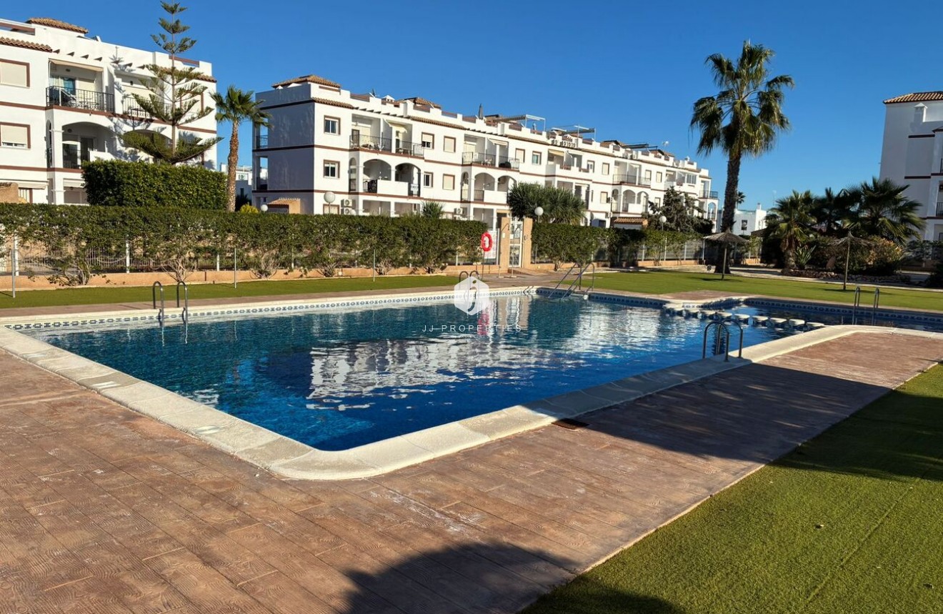 Resale - Apartment / flat -
Punta Prima - Costa Blanca