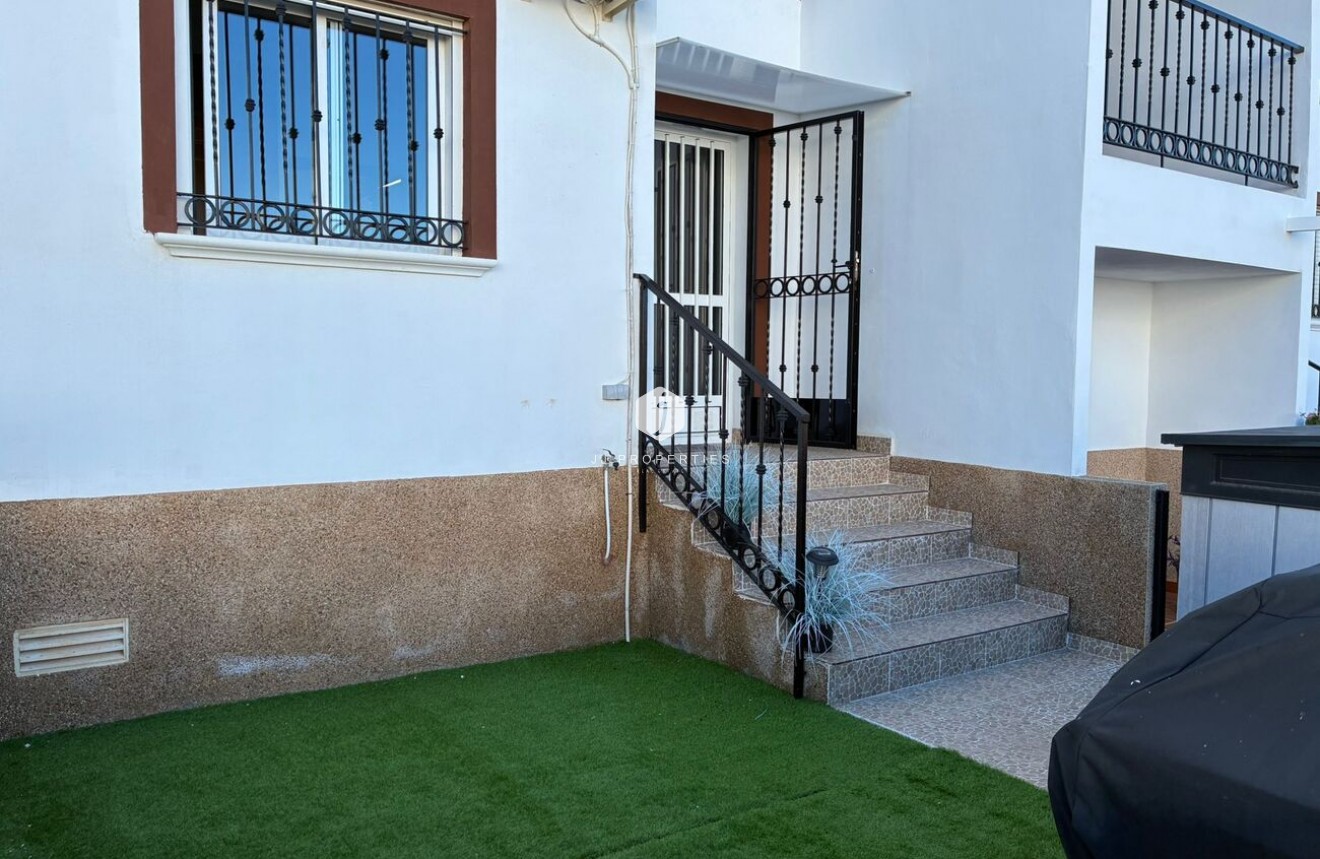 Resale - Apartment / flat -
Punta Prima - Costa Blanca