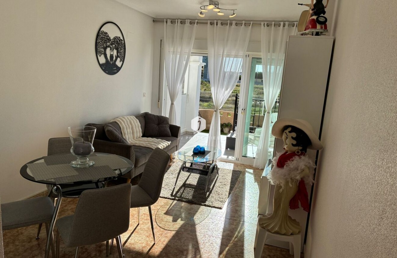 Resale - Apartment / flat -
Punta Prima - Costa Blanca