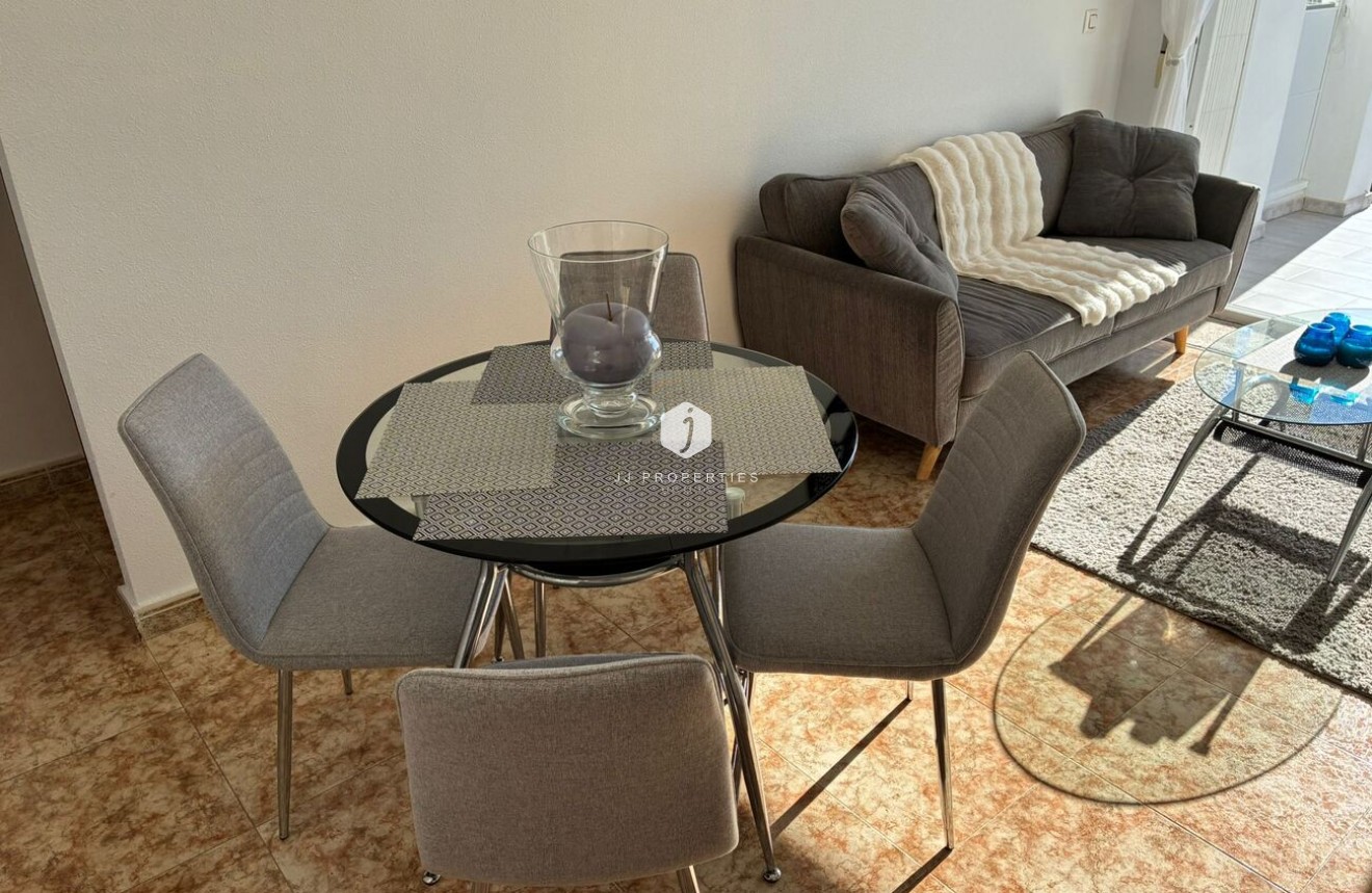 Resale - Apartment / flat -
Punta Prima - Costa Blanca