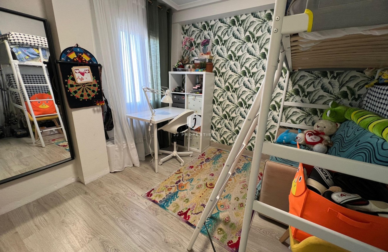 Resale - Apartment / flat -
Torrevieja - Costa Blanca