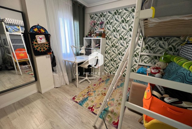 Resale - Apartment / flat -
Torrevieja - Costa Blanca