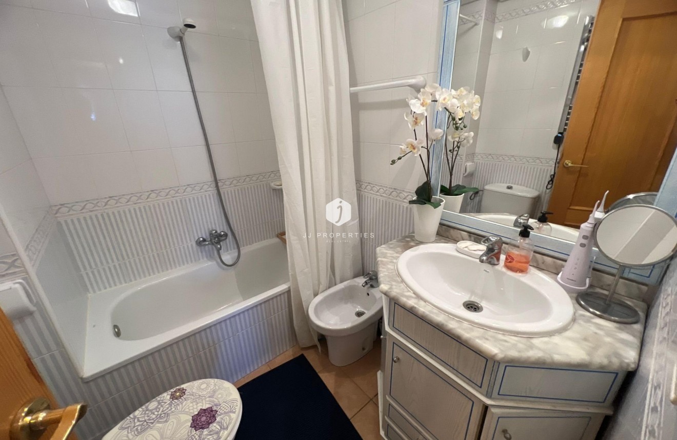 Resale - Apartment / flat -
Torrevieja - Costa Blanca