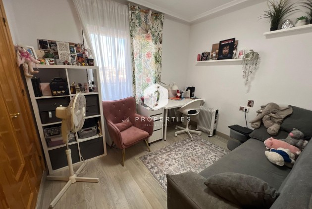 Resale - Apartment / flat -
Torrevieja - Costa Blanca