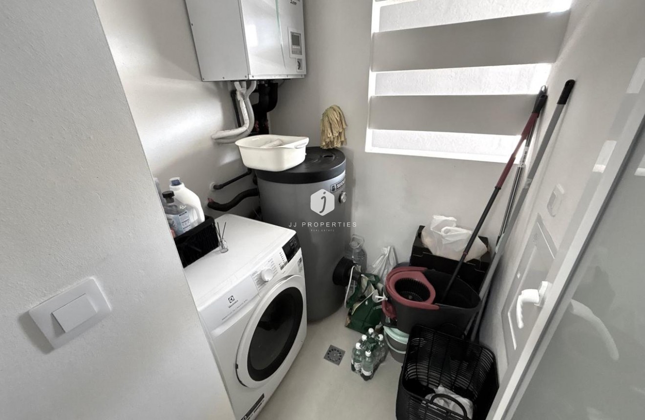 Resale - Apartment / flat -
Playa Flamenca - Costa Blanca