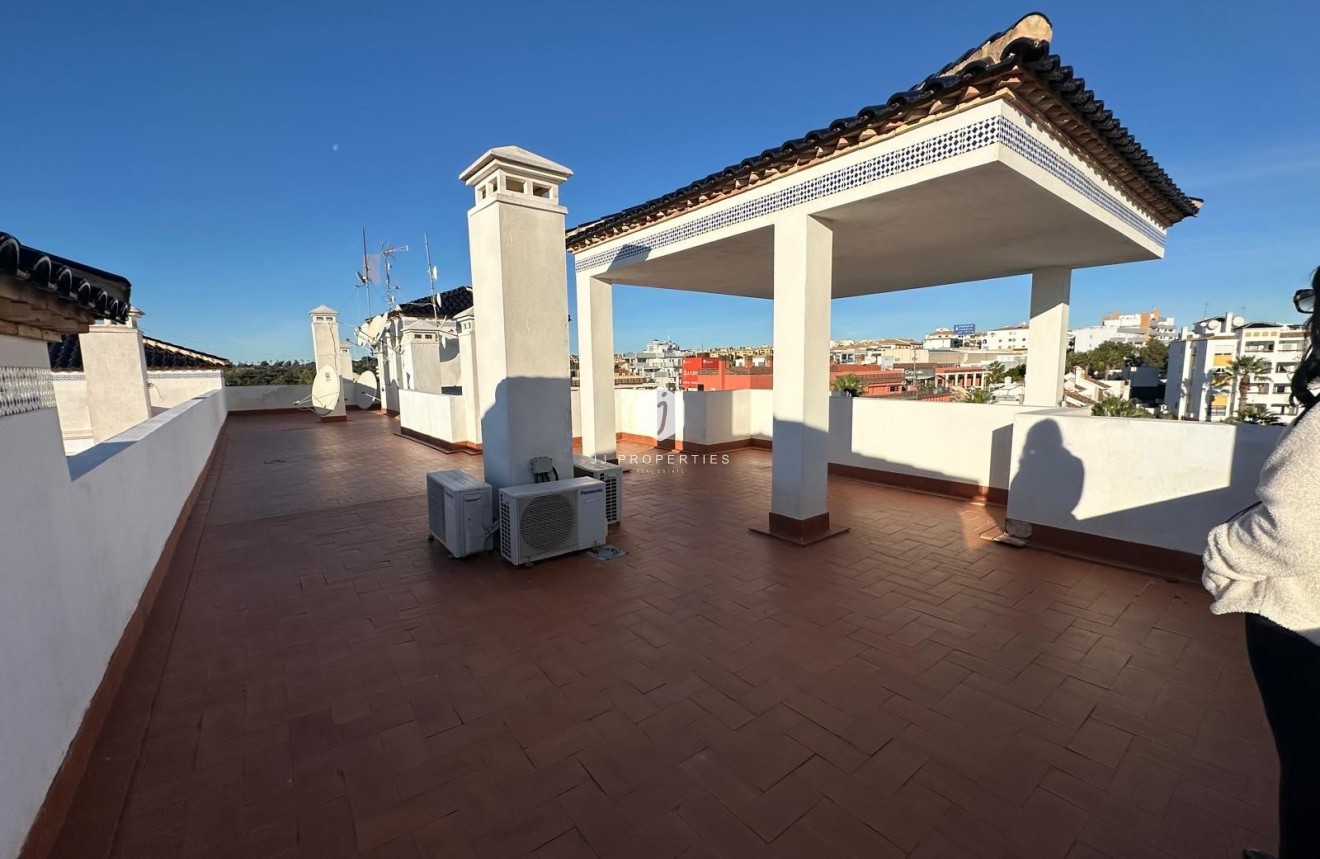 Resale - Apartment / flat -
Campoamor - Costa Blanca