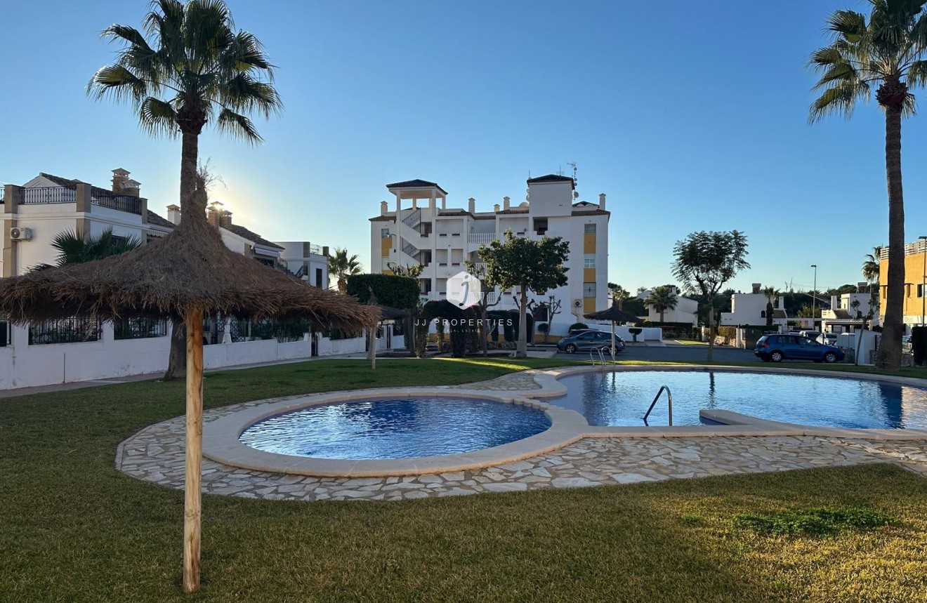 Resale - Apartment / flat -
Campoamor - Costa Blanca
