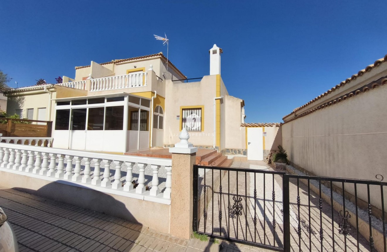 Resale - Chalet -
Orihuela Costa - La Ceñuela