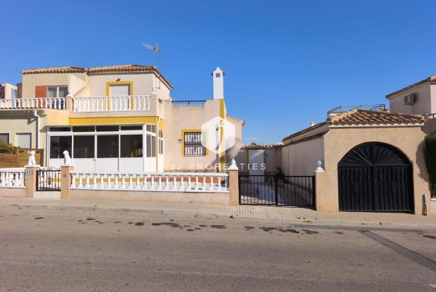 Resale - Chalet -
Orihuela Costa - La Ceñuela