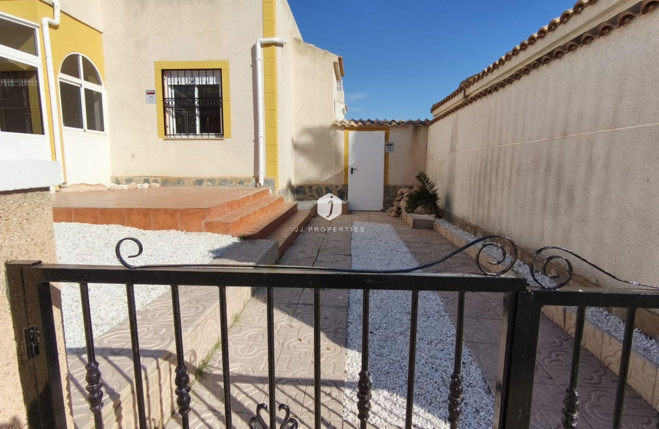 Resale - Chalet -
Orihuela Costa - La Ceñuela