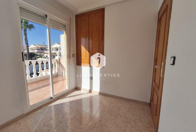 Resale - Chalet -
Orihuela Costa - La Ceñuela