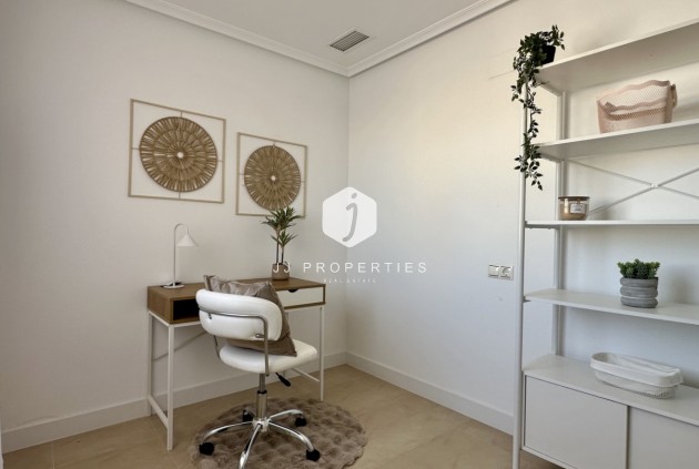 Resale - Apartment / flat -
Torrevieja - Costa Blanca