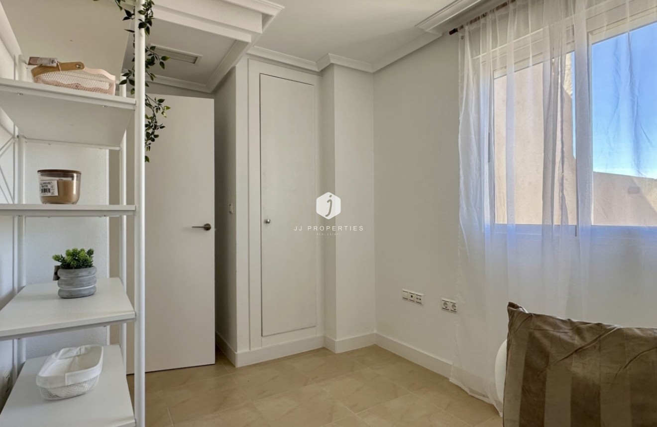 Resale - Apartment / flat -
Torrevieja - Costa Blanca