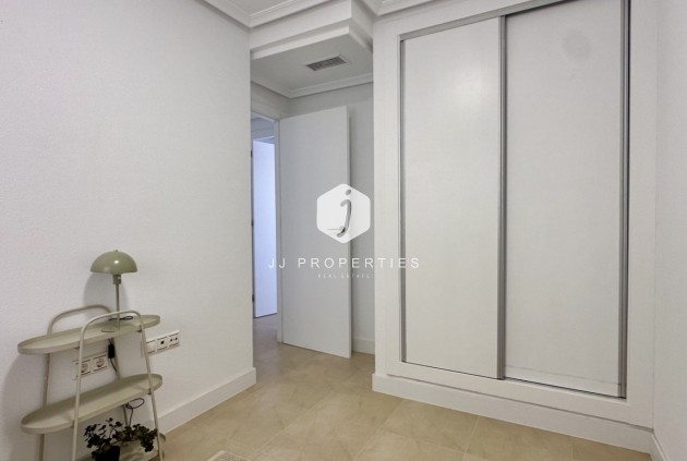 Resale - Apartment / flat -
Torrevieja - Costa Blanca