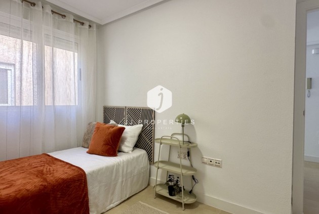 Resale - Apartment / flat -
Torrevieja - Costa Blanca