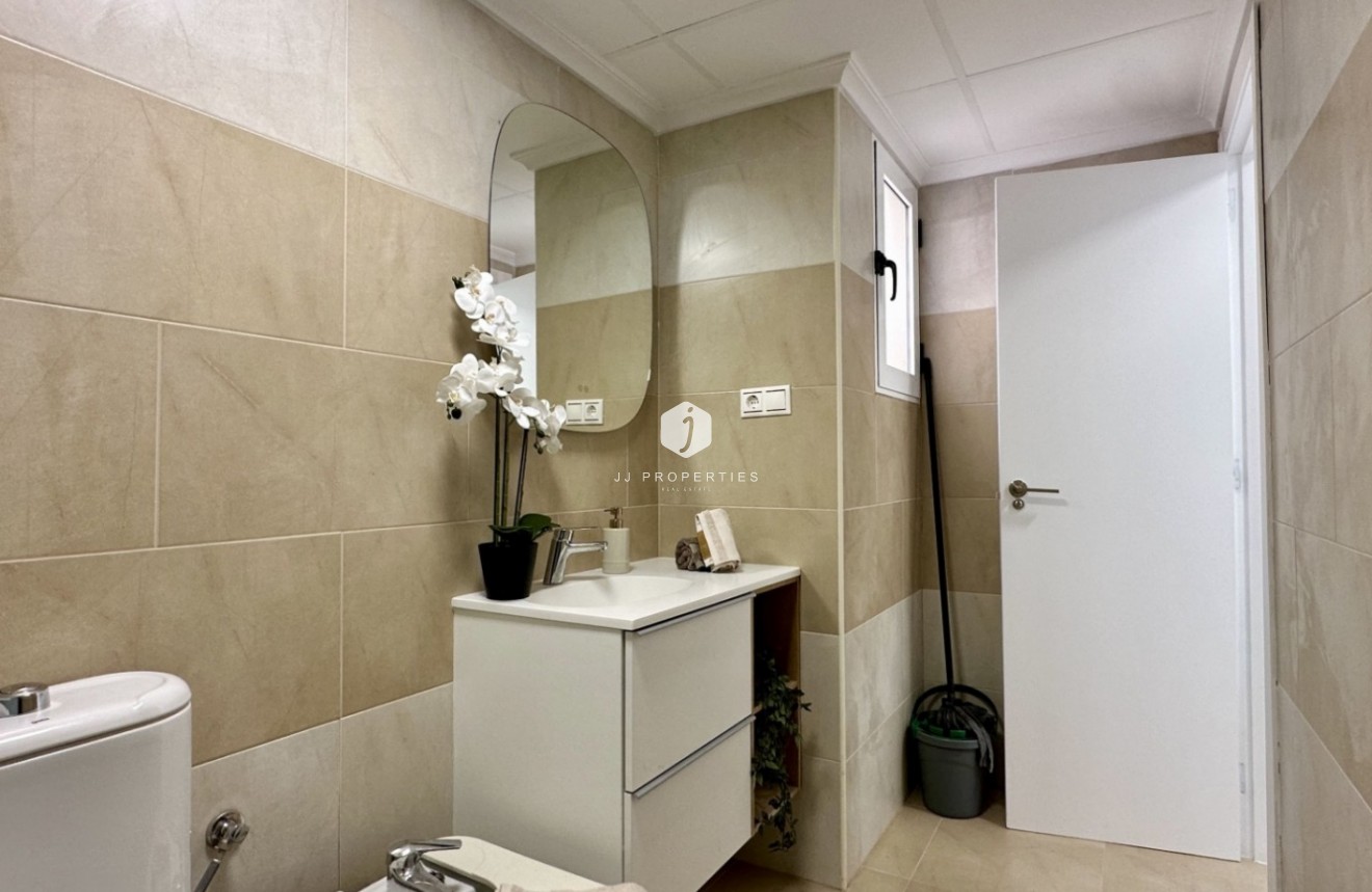 Resale - Apartment / flat -
Torrevieja - Costa Blanca