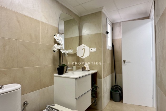 Resale - Apartment / flat -
Torrevieja - Costa Blanca