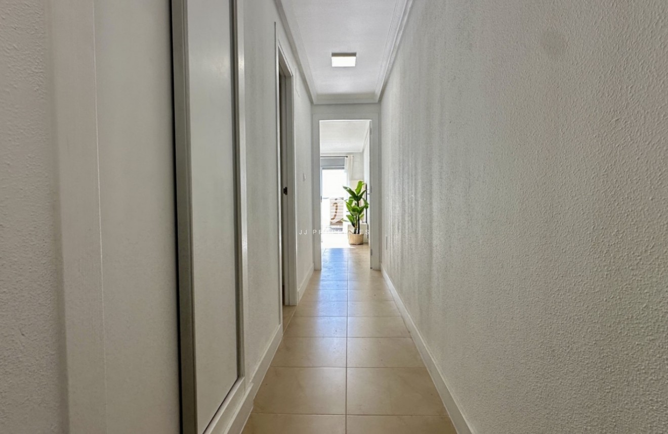 Resale - Apartment / flat -
Torrevieja - Costa Blanca