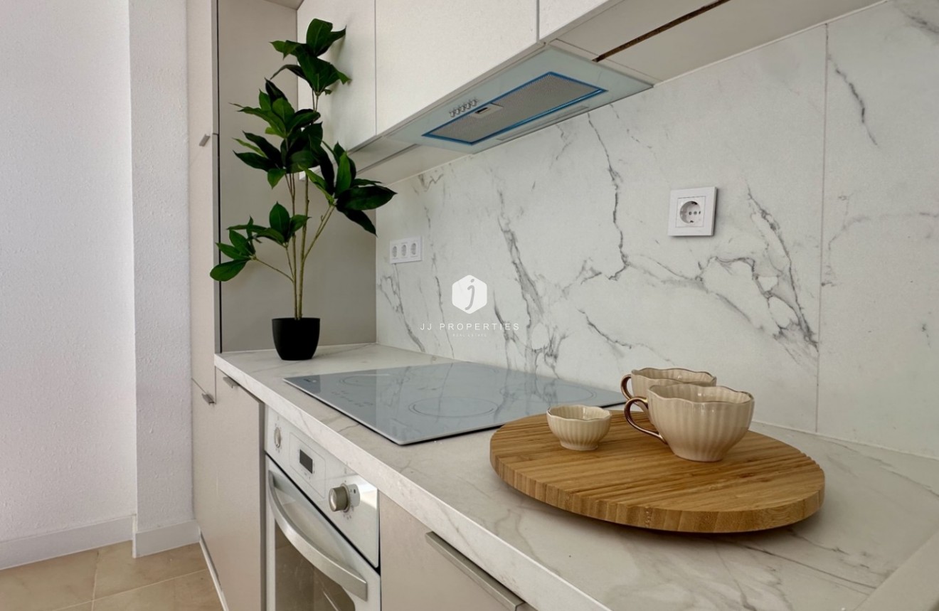 Resale - Apartment / flat -
Torrevieja - Costa Blanca