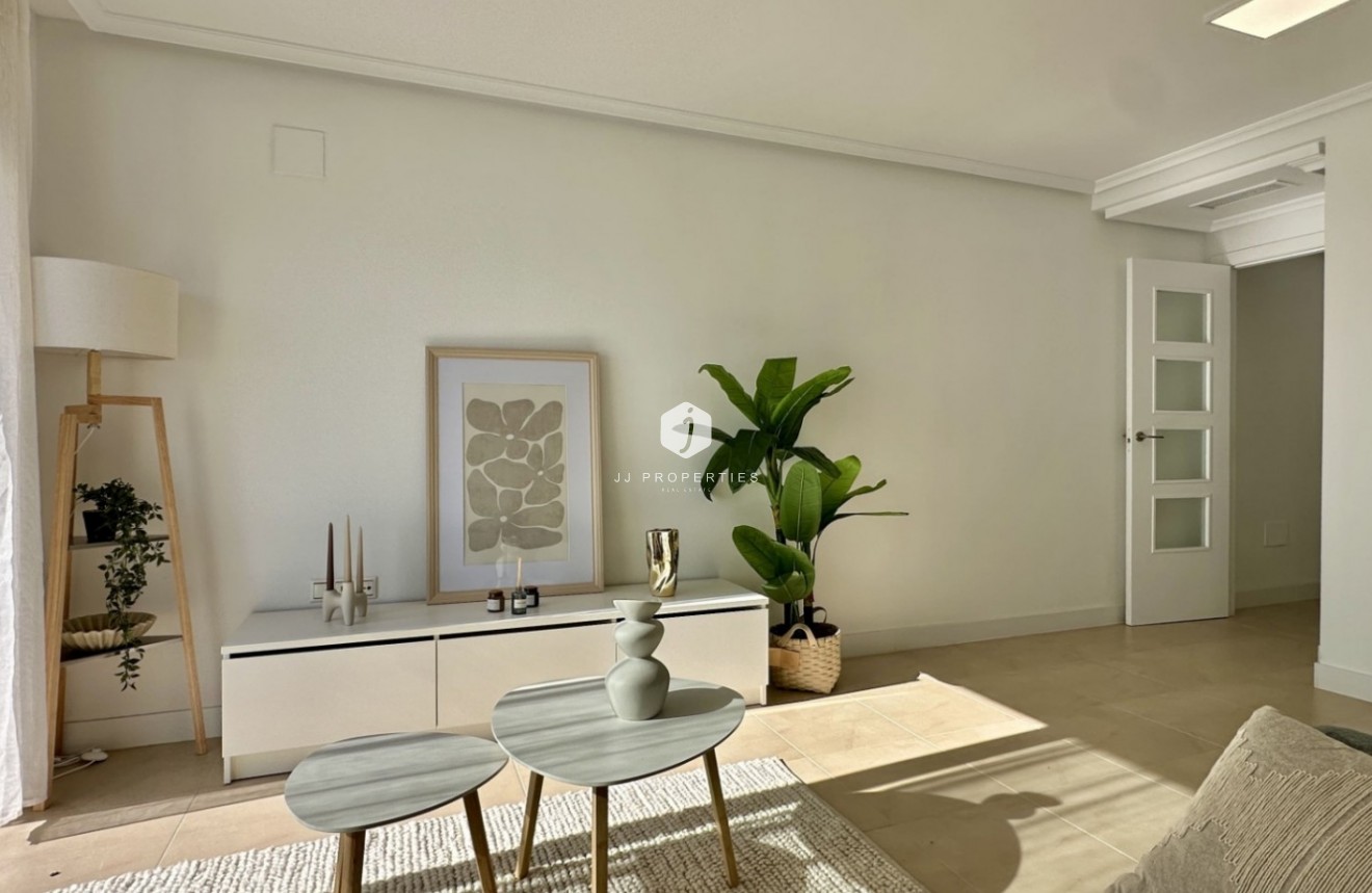 Resale - Apartment / flat -
Torrevieja - Costa Blanca