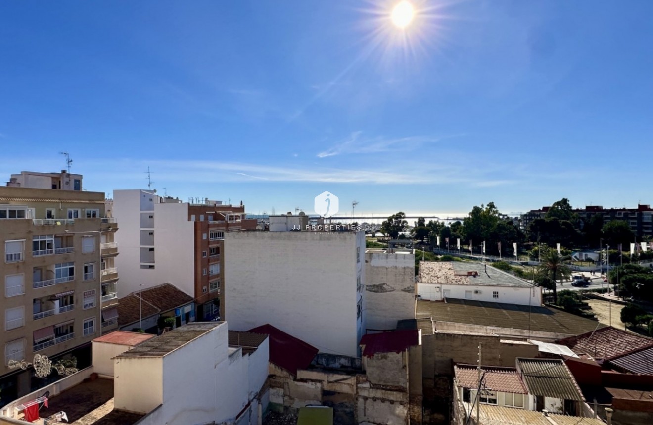 Resale - Apartment / flat -
Torrevieja - Costa Blanca