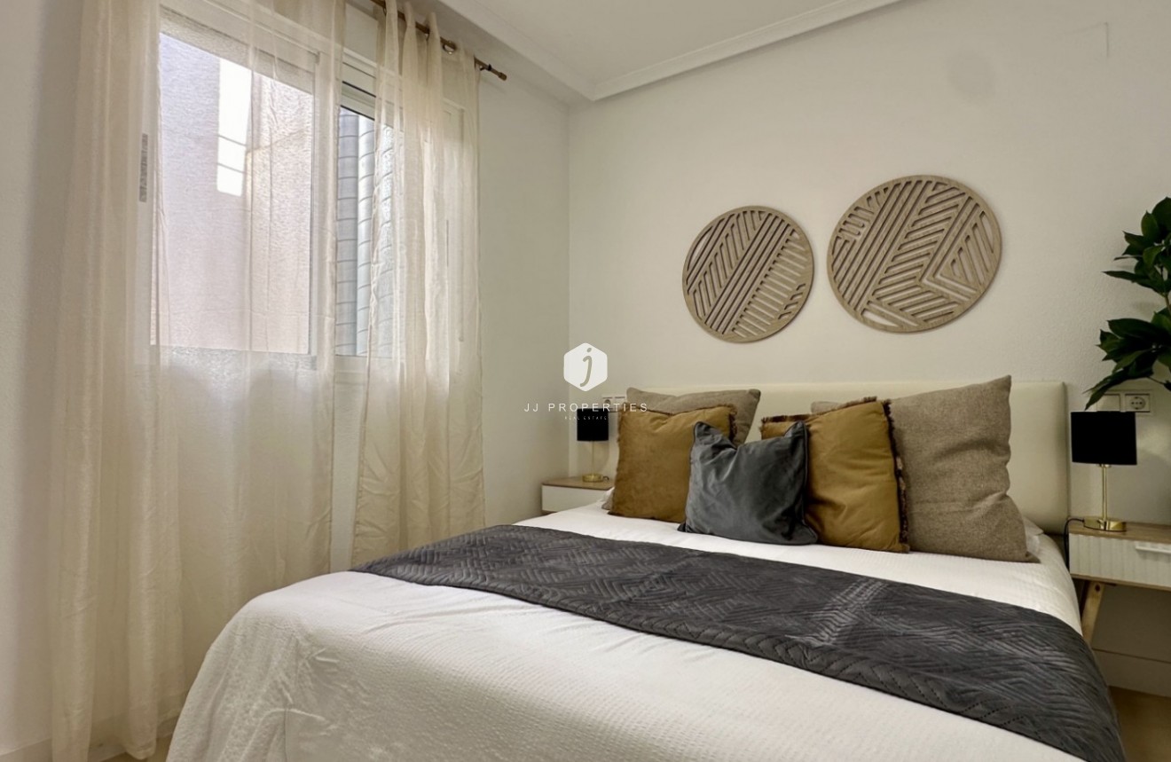 Resale - Apartment / flat -
Torrevieja - Costa Blanca