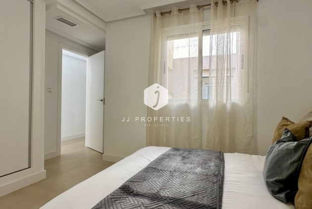 Resale - Apartment / flat -
Torrevieja - Costa Blanca