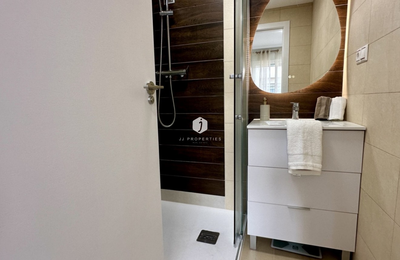 Resale - Apartment / flat -
Torrevieja - Costa Blanca