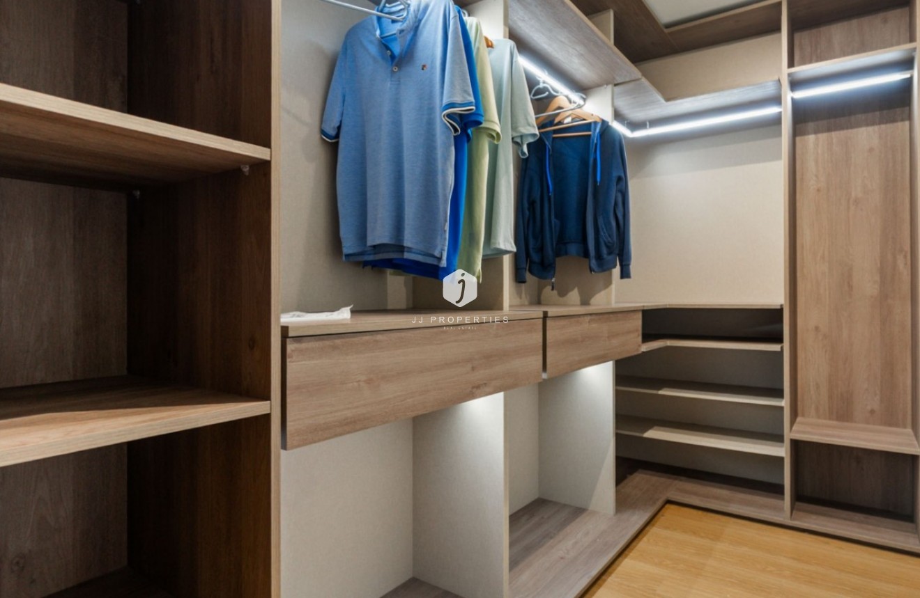 Resale - Apartment / flat -
Torrevieja - Costa Blanca