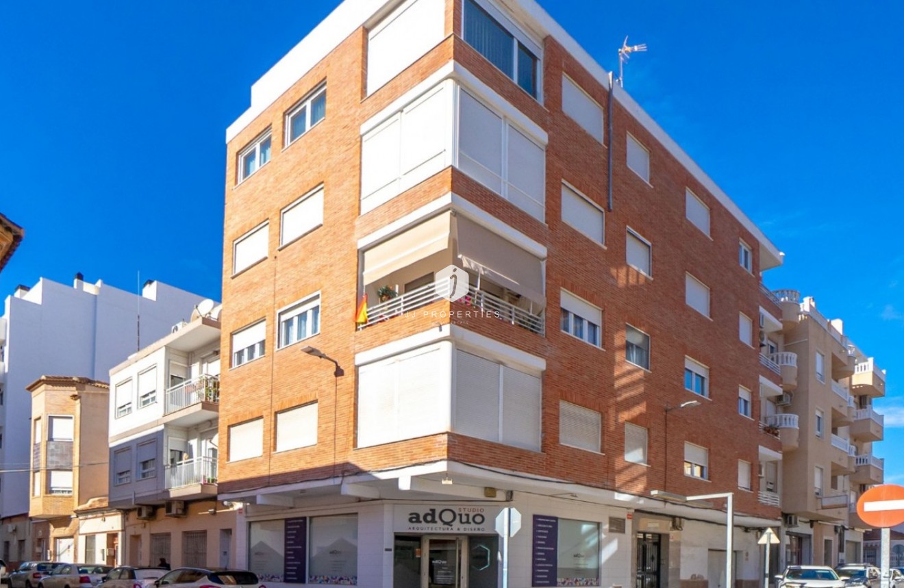 Resale - Apartment / flat -
Torrevieja - Costa Blanca