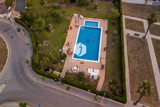 Resale - Villa -
Torrevieja - La Siesta - El Salado - Torreta