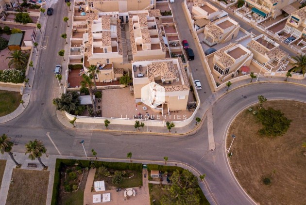 Resale - Villa -
Torrevieja - La Siesta - El Salado - Torreta