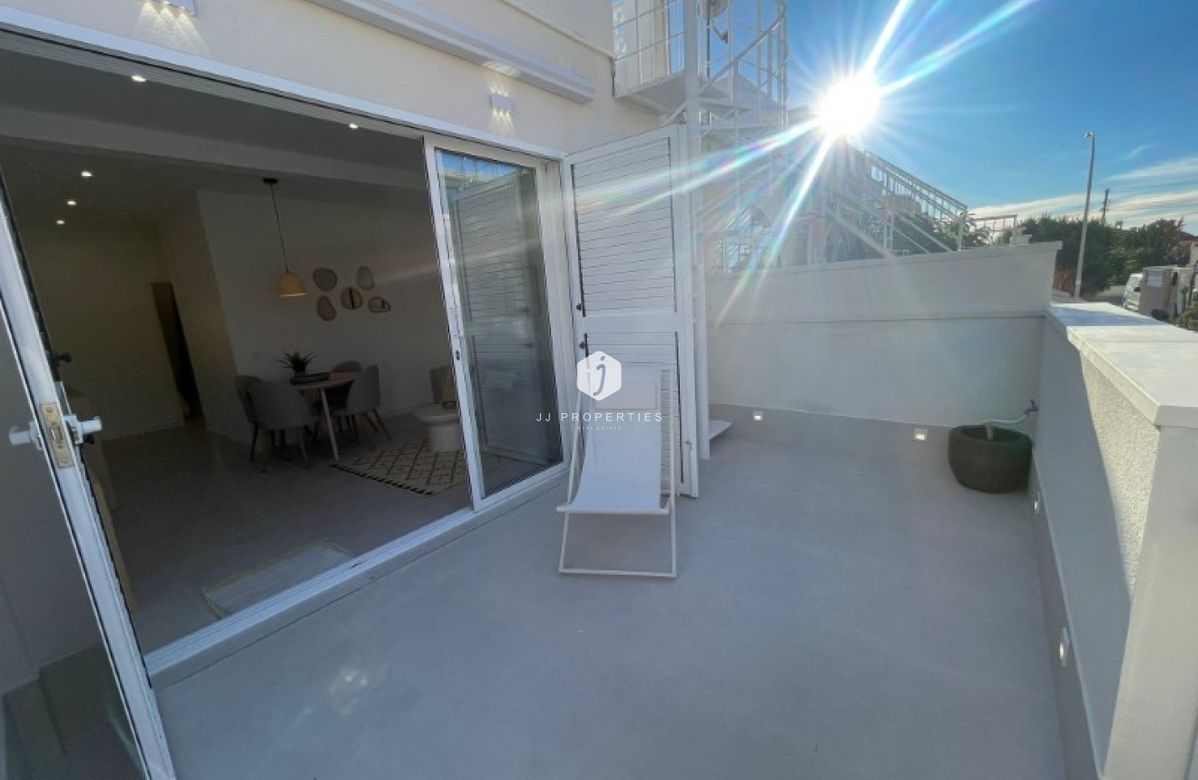 Resale - Bungalow -
Torrevieja - Costa Blanca