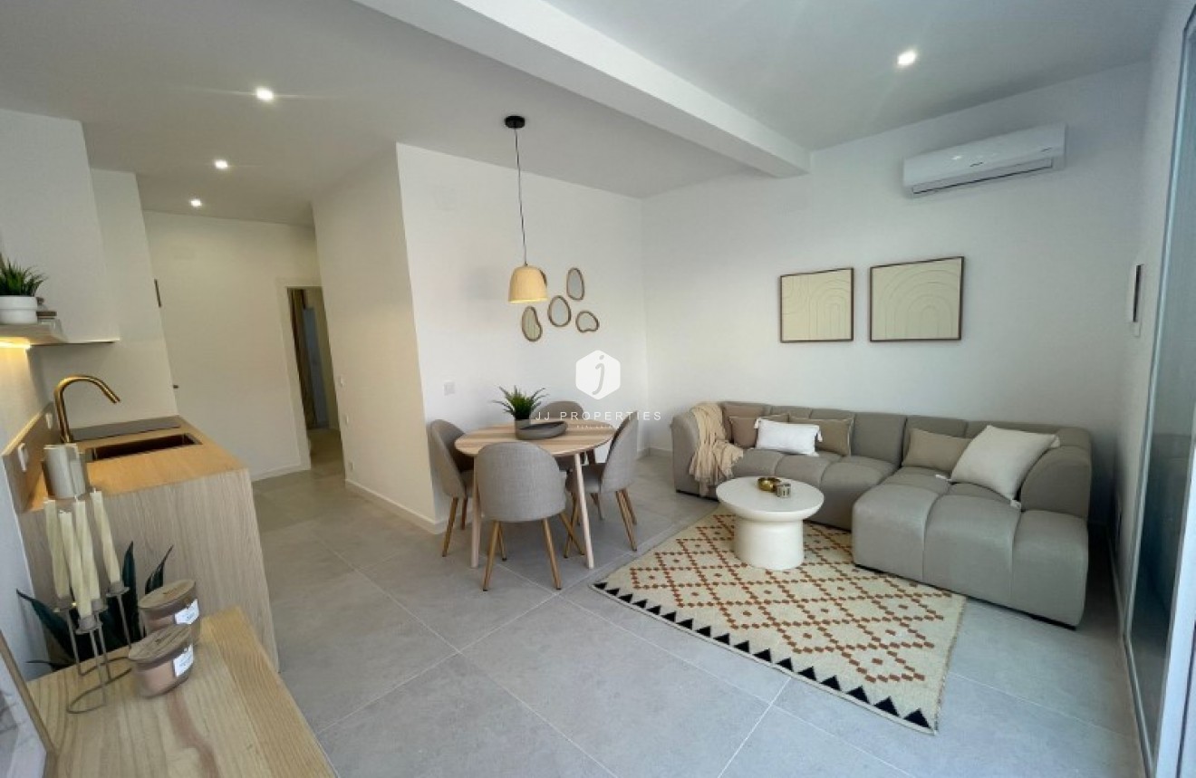 Resale - Bungalow -
Torrevieja - Costa Blanca
