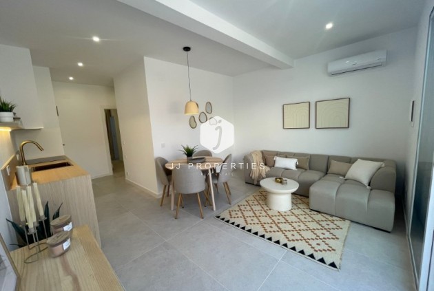 Resale - Bungalow -
Torrevieja - Costa Blanca