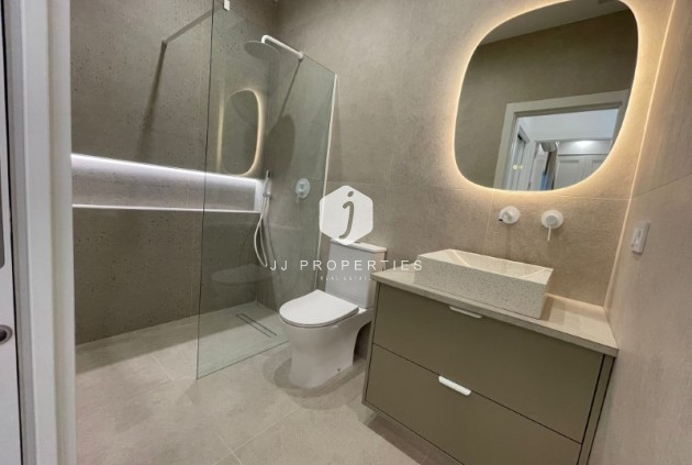 Resale - Bungalow -
Torrevieja - Costa Blanca