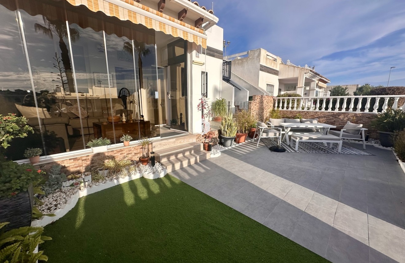 Resale - Chalet -
Orihuela Costa - Ciñuelica