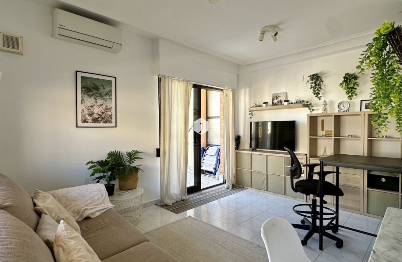 Resale - Apartment / flat -
Torrevieja - Costa Blanca