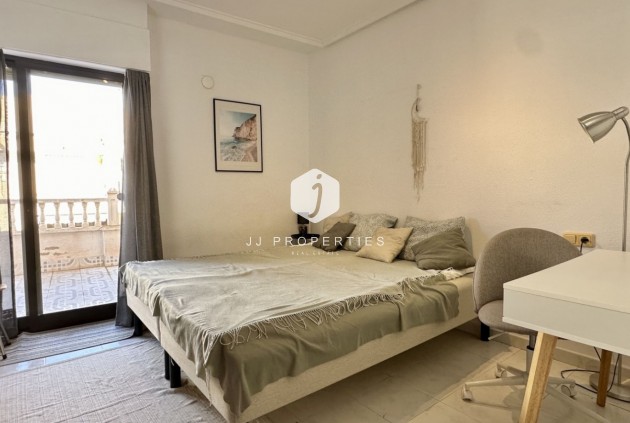 Resale - Apartment / flat -
Torrevieja - Costa Blanca