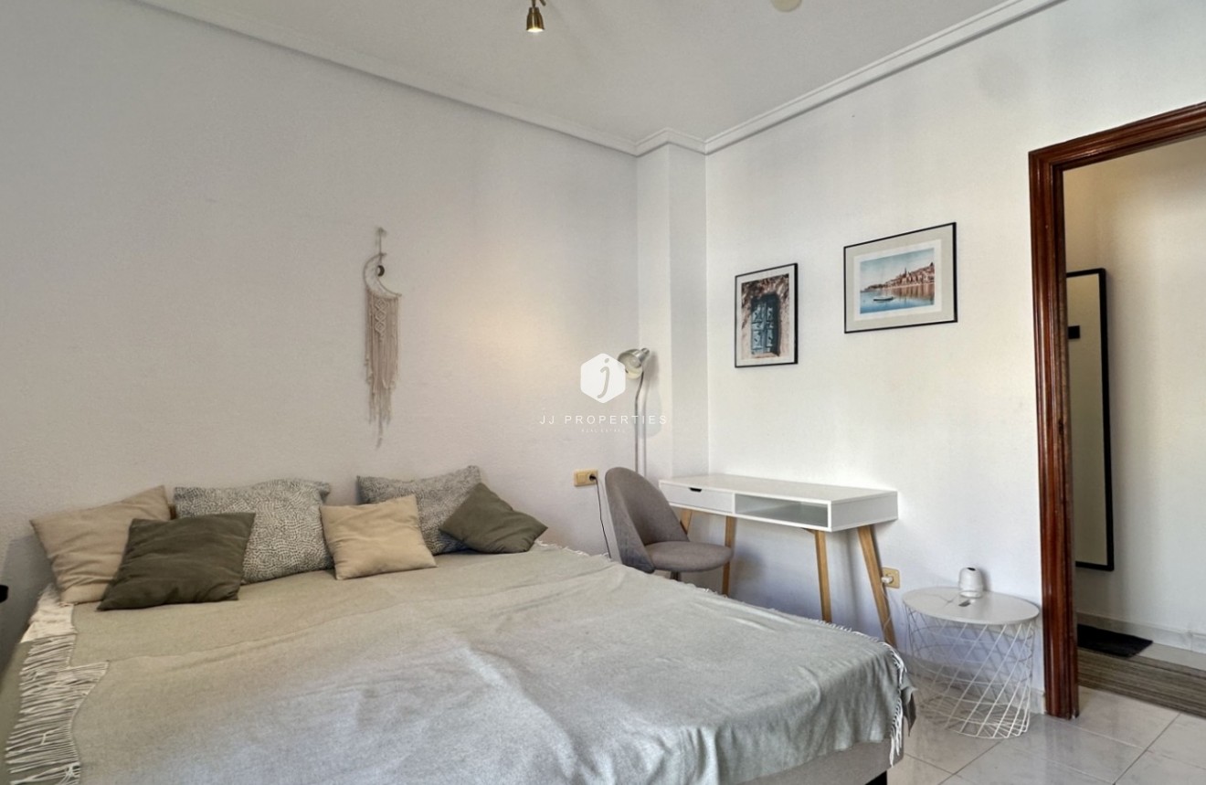 Resale - Apartment / flat -
Torrevieja - Costa Blanca