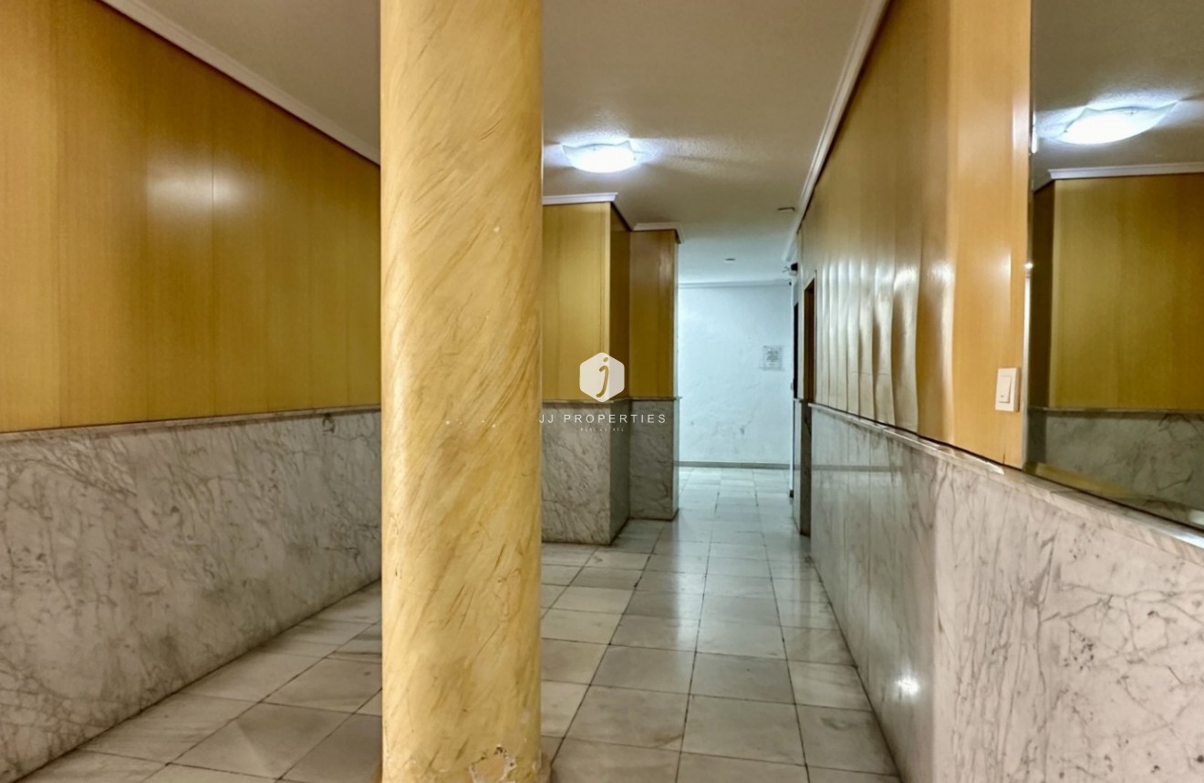 Resale - Apartment / flat -
Torrevieja - Costa Blanca